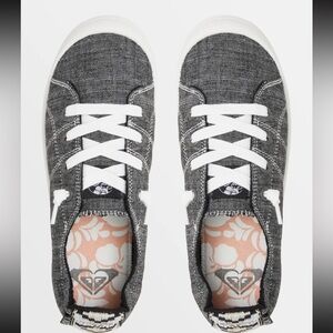 Brand new with tags!
Roxy